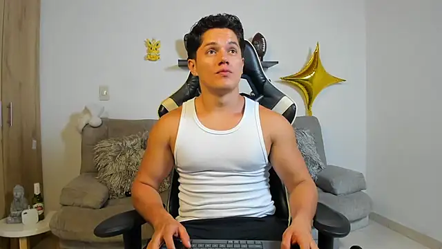 julian wallace online show from December 21, 12:07 am