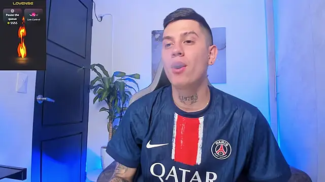 Yeiko Romero  online show from October 16, 5:43 pm