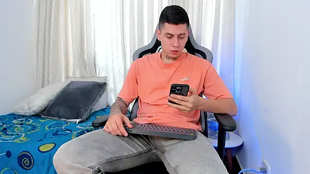 Yeiko Romero  online show from December 7, 5:20 pm