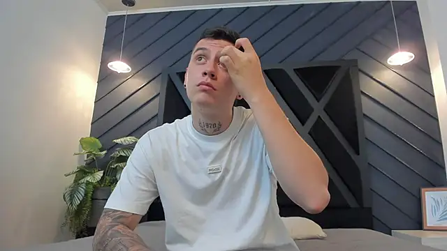 Yeiko Romero  online show from January 12, 3:39 am