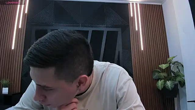 Yeiko Romero  online show from March 5, 5:18 pm