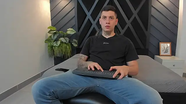 Yeiko Romero  online show from December 27, 11:21 pm