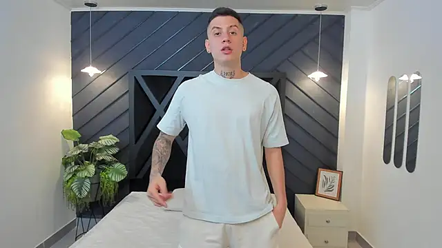 Yeiko Romero  online show from February 14, 5:25 pm