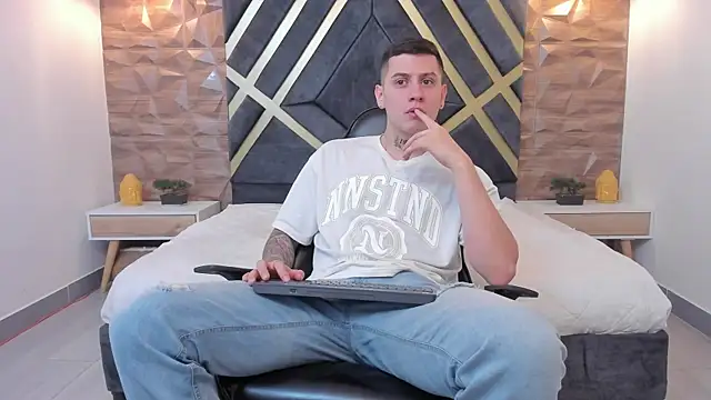 Yeiko Romero  online show from March 22, 5:31 pm