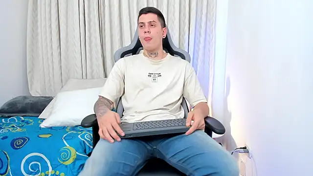 Yeiko Romero  online show from December 12, 11:36 pm