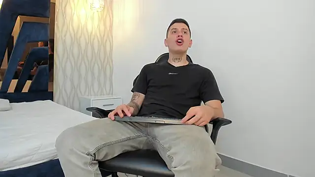 Yeiko Romero  online show from February 19, 5:27 pm