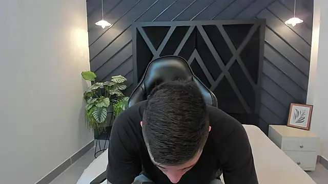 Yeiko Romero  online show from February 12, 5:16 pm