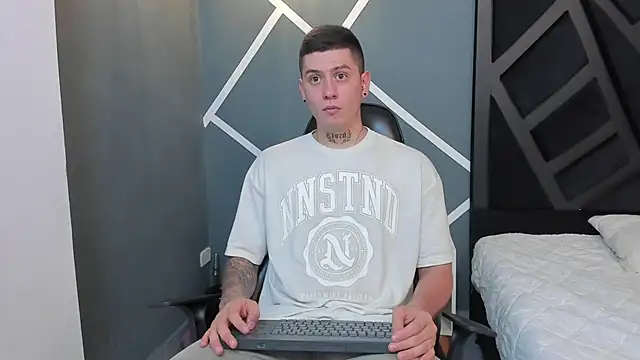 Yeiko Romero  online show from January 21, 5:27 pm