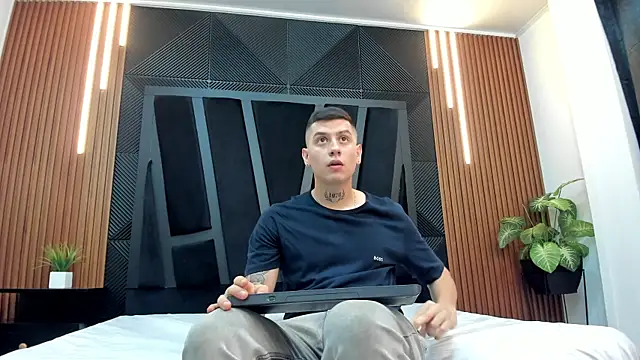 Yeiko Romero  online show from March 8, 5:30 pm