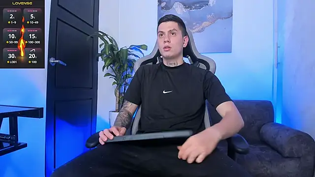 Yeiko Romero  online show from October 21, 12:03 am