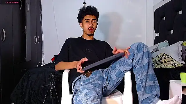 RyanRizzo online show from January 8, 12:28 am