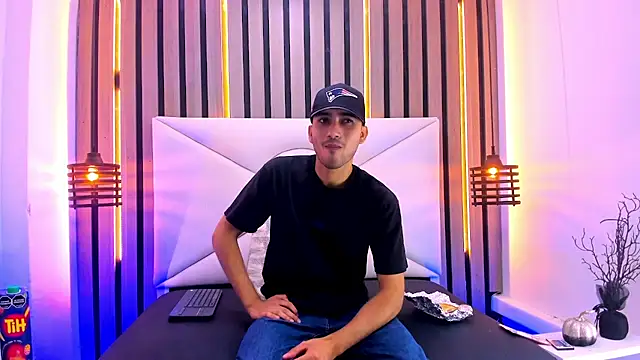 Liam crox online show from March 15, 2:55 pm