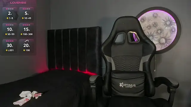 khriss brown online show from October 1, 8:57 pm