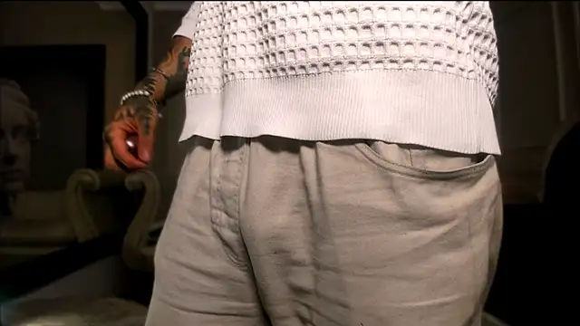 LeoSalvatore  online show from December 14, 8:40 pm