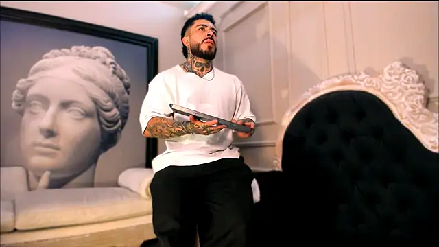 LeoSalvatore  online show from December 23, 8:03 pm