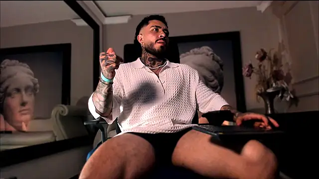 LeoSalvatore  online show from December 22, 11:44 am