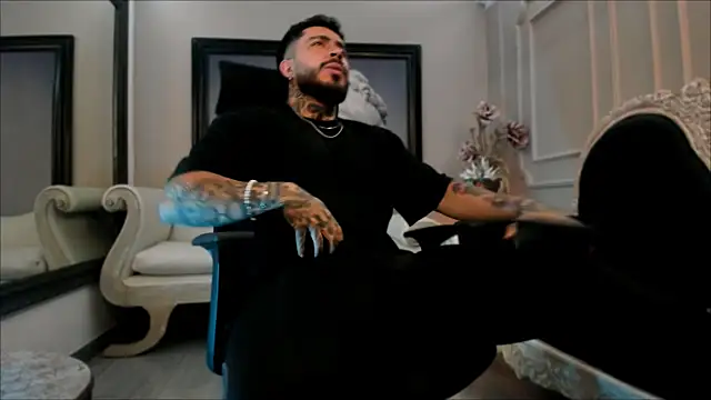 LeoSalvatore  online show from December 16, 7:54 pm