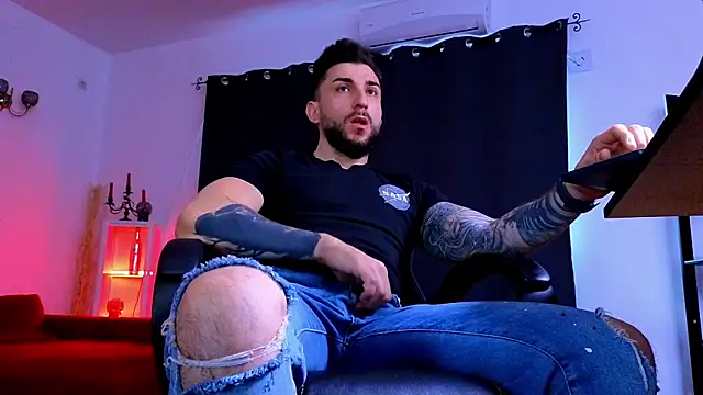 MightyAaron66 online show from May 14, 3:59 am