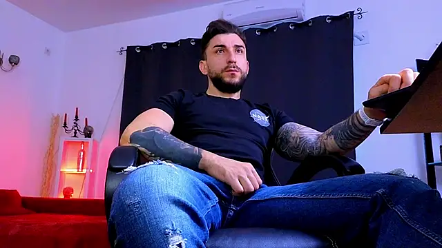 MightyAaron66 online show from May 31, 3:29 am