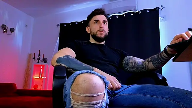 MightyAaron66 online show from February 25, 12:28 pm