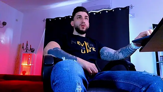 MightyAaron66 online show from April 29, 4:50 am