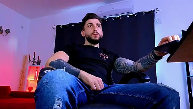MightyAaron66 online show from May 19, 3:24 am