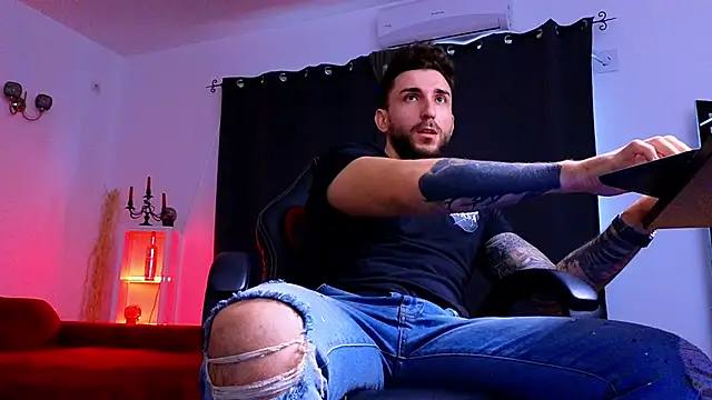 MightyAaron66 online show from November 20, 7:29 am