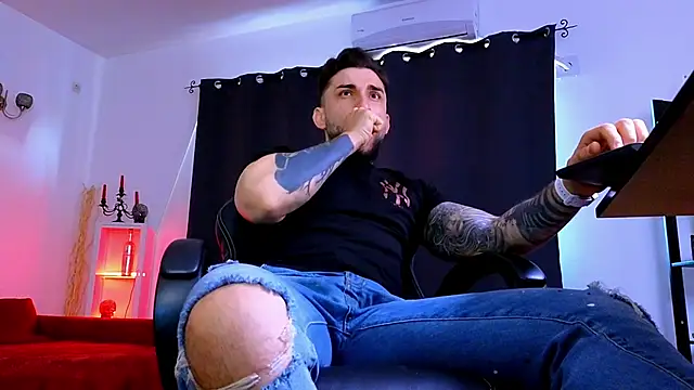 MightyAaron66 online show from May 24, 3:56 am