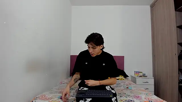 HeellBoy  online show from February 25, 5:03 pm