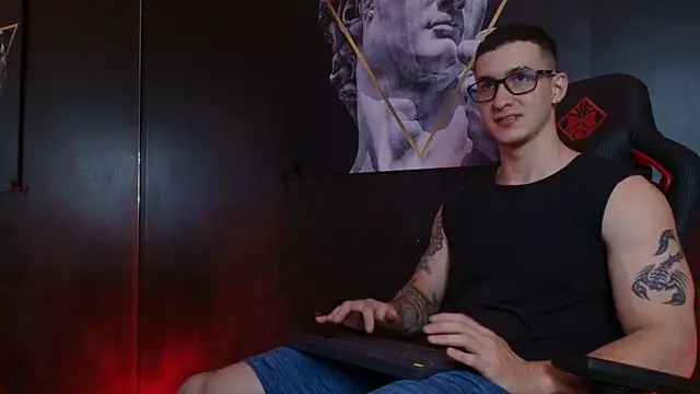 JacksonOlsenn online show from October 17, 9:19 pm