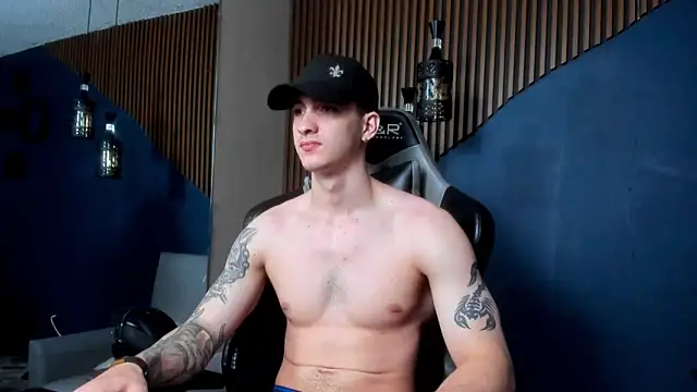 JacksonOlsenn online show from December 3, 12:05 pm