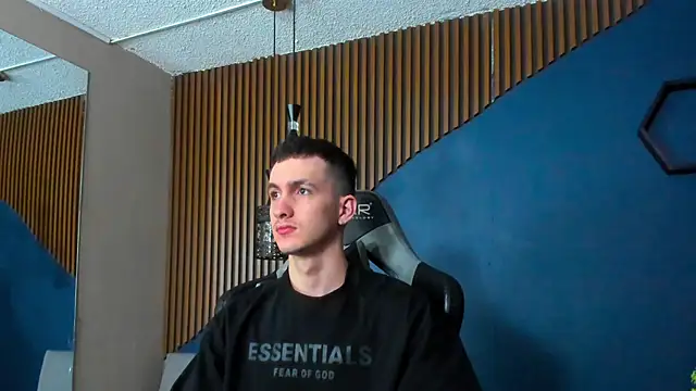 JacksonOlsenn online show from February 1, 12:05 pm