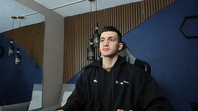 JacksonOlsenn online show from February 6, 12:16 pm