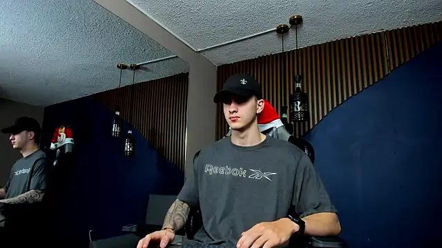 JacksonOlsenn online show from January 8, 2:14 pm