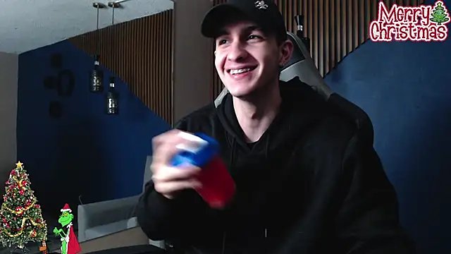 JacksonOlsenn online show from December 24, 12:55 pm