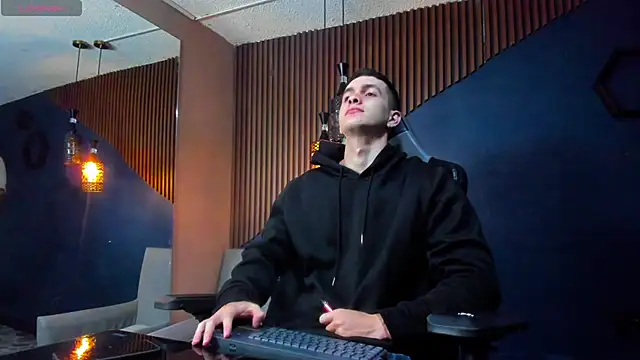 JacksonOlsenn online show from March 1, 11:50 am