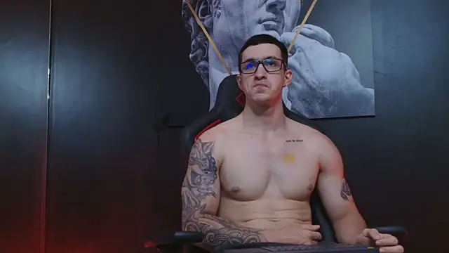 JacksonOlsenn online show from September 15, 7:59 pm