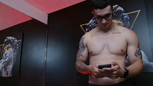 JacksonOlsenn online show from September 18, 9:17 pm