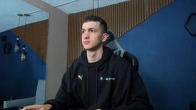 JacksonOlsenn online show from February 4, 12:11 pm