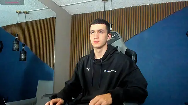 JacksonOlsenn online show from January 27, 12:16 pm