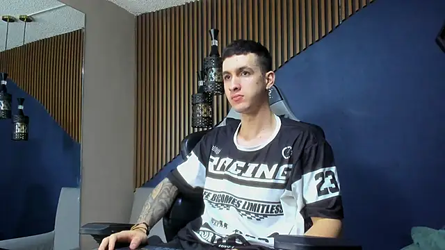 JacksonOlsenn online show from February 9, 12:08 pm