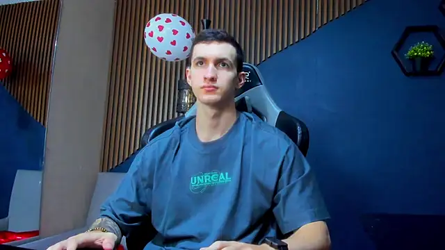 JacksonOlsenn online show from February 18, 12:17 pm