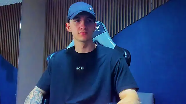 JacksonOlsenn online show from January 26, 12:22 pm