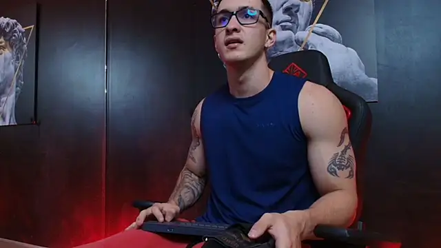 JacksonOlsenn online show from October 6, 8:35 pm