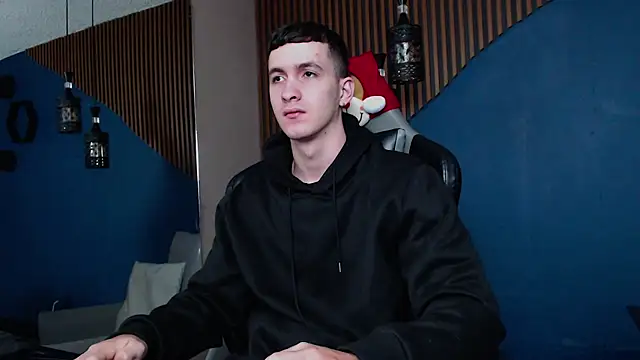 JacksonOlsenn online show from January 3, 12:19 pm