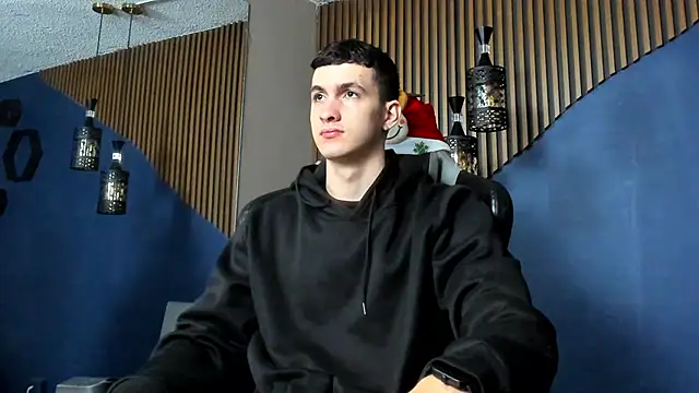 JacksonOlsenn online show from January 7, 12:16 pm