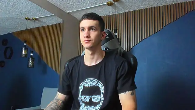 JacksonOlsenn online show from January 20, 12:28 pm