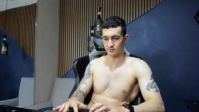 JacksonOlsenn online show from February 13, 2:09 pm