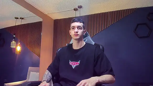 JacksonOlsenn online show from March 18, 1:34 pm