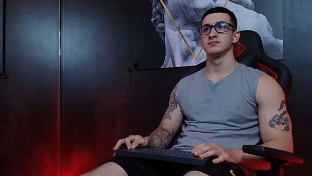 JacksonOlsenn online show from October 9, 9:09 pm